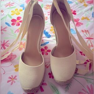 Justfab Women's Espadrille Cream Tan Wedge Size US 8.5 (style: Jenala)